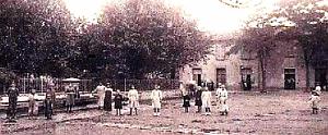 2953- Teniet-el-Haad - Jardin Public Enfants2 - 1913
